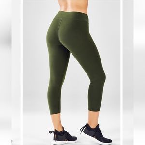 Fabletics Mid-Rise Salar Powerhold Capri